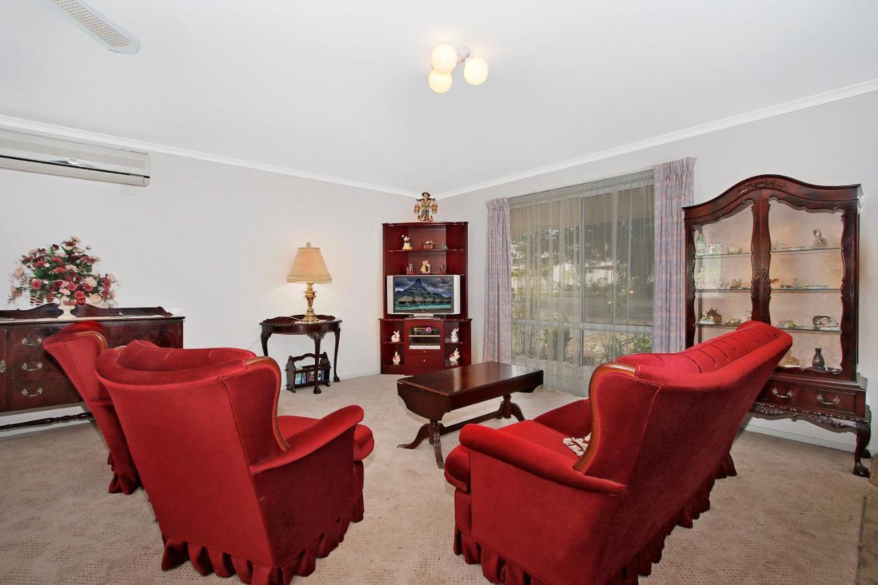 Wood Street Central - Central Location! Bright Room photo